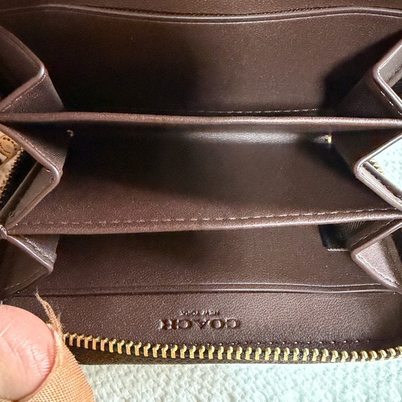 Coach Brown and Cream Card Holder - Picture 4 of 12